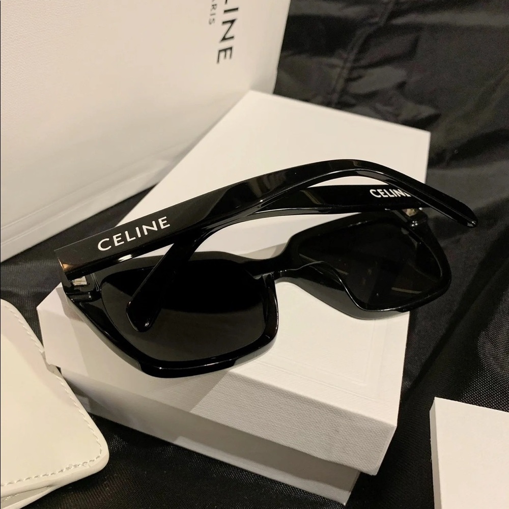 CELINE MONOCHROMS 03 SUNGLASSES IN ACETATE
BLACK